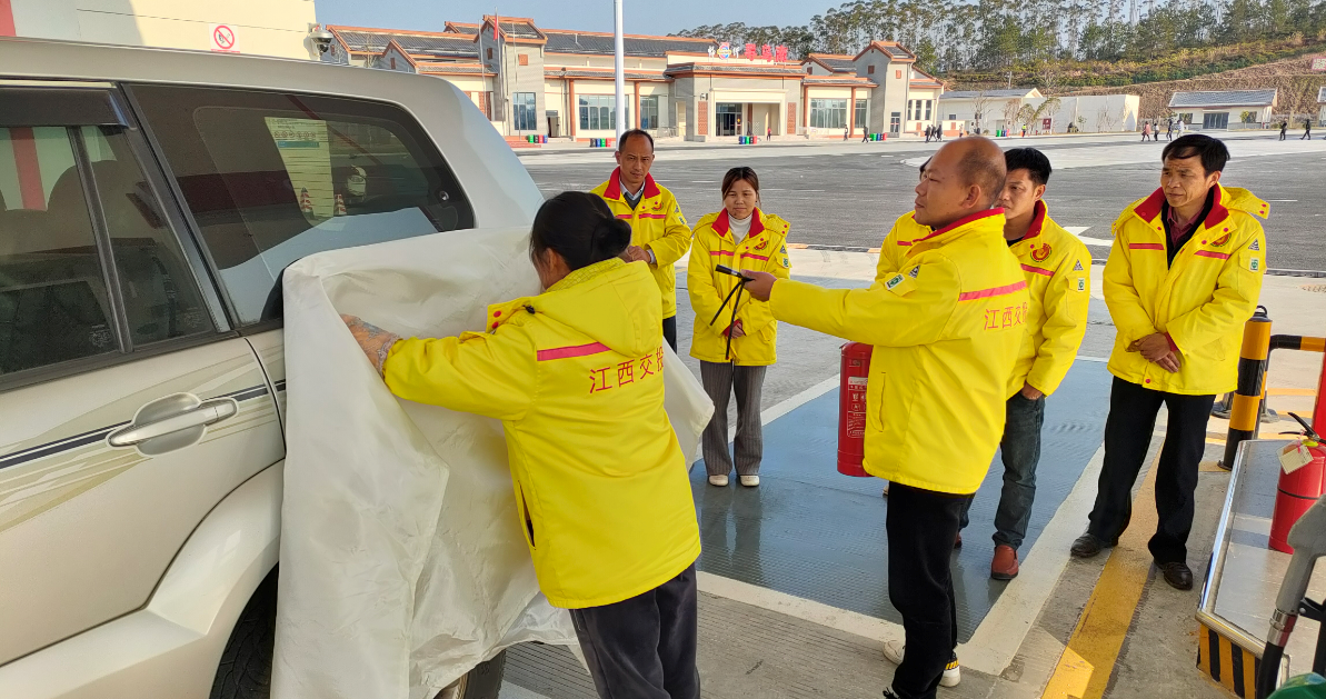 交通物资公司组织开展加油站 消防安全应急演练